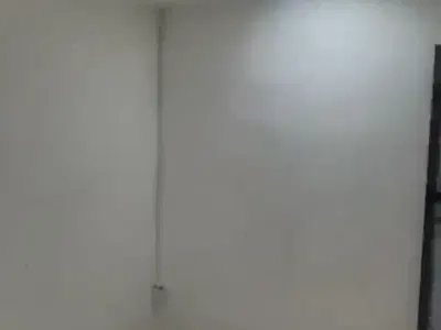 A Spacious Room with Pop