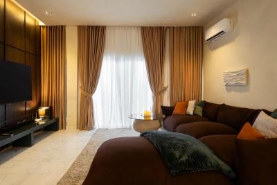 Newly Luxury 4 Bedroom Apartment with Ps5 & Snooker Netflix/prime, Lekki Phase 1, Lekki, Lagos, Flat / Apartment Short Let