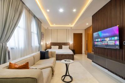 Newly Luxury 4 Bedroom Apartment with Ps5 & Snooker Netflix/prime, Lekki Phase 1, Lekki, Lagos, Flat / Apartment Short Let