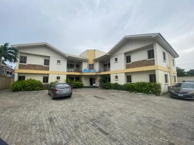 Luxury 3 Bedroom Flat with Spacious Compound, Lekki Right, Lekki Phase 1, Lekki, Lagos, Flat / Apartment for Rent