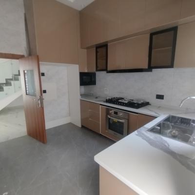 Nice 4 Bedrooms Terraced Duplex, Van Daniel Estate, Orchid Road, Lekki Expressway, Lekki, Lagos, Terraced Duplex for Rent