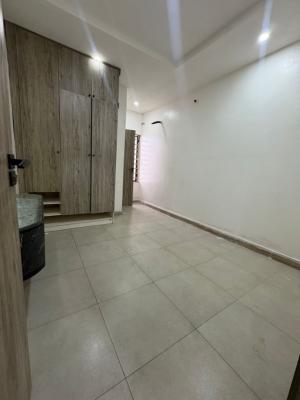 a Room Upstairs in Shared Apartment, Orchid Lekki Dpk Estate, Lekki, Lagos, Flat / Apartment for Rent