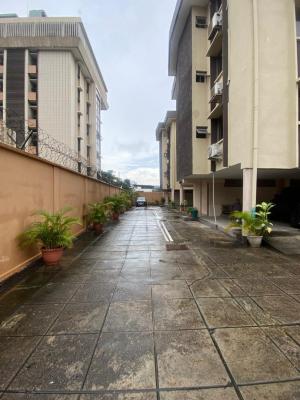 Spacious 4 Bedroom Flat, Victoria Island (vi), Lagos, Flat / Apartment for Rent