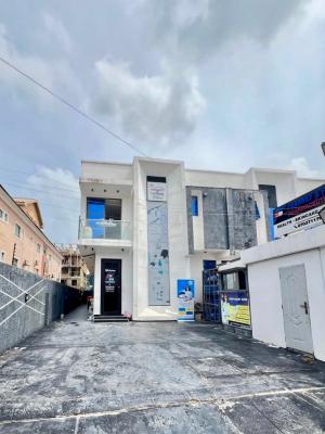 Spacious 3 Bedroom Apartment (upstairs), Ilasan, Lekki, Lagos, Flat / Apartment for Rent