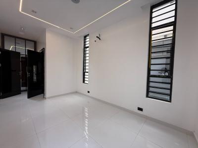 5 Bedroom Apartment  Available at Conservation Rd, Lekki Phase 2, Lekki, Lagos, Flat / Apartment for Sale