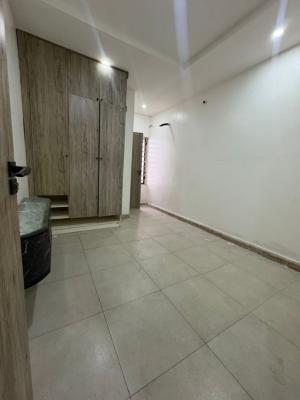 Single Room Upstairs in a Shared Apartment, Dpkay Estate, Orchid Road, Lekki, Lagos, Lekki, Lagos, Self Contain (single Rooms) for Rent
