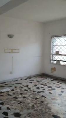 2 Bedroom Apartment in an Estate, Maryland, Onigbongbo, Maryland, Lagos, Flat / Apartment for Rent
