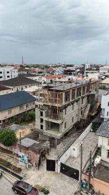 Spacious 3-bedroom Apartment with Bq, Lekki Phase 1, Lekki, Lagos, Flat / Apartment for Sale