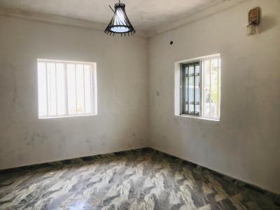 Renovated 1 Bedroom Bungalow, 3rd Avenue, Gwarinpa, Abuja, Mini Flat (room and Parlour) for Rent