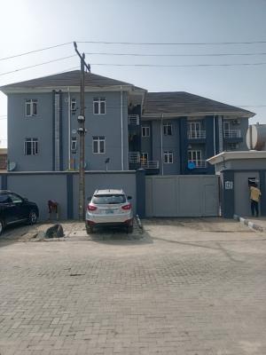 Serviced 3 Bedroom En-suite Flat with an Enclosed Fitted Kitchen Cabin, Lekki Phase 1, Lekki, Lagos, Flat / Apartment for Rent