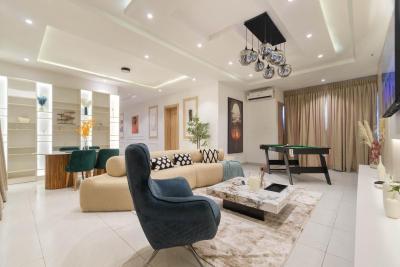 Luxury Two Bedroom Apartment with Rooftop Pool, Gym and Snooker, Lekki Phase 1, Lekki, Lagos, Flat / Apartment Short Let