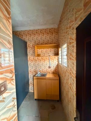 Clean Room Selfcon in Lekki Ikate, Ikate Lekki, Lekki Phase 1, Lekki, Lagos, Self Contain (single Rooms) for Rent