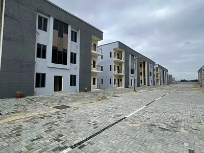 2 Bedroom Flat 24HRS Light