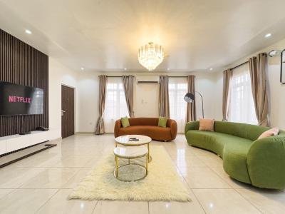 Spacious 3-bedroom Serviced Apartment in Lekki Phase 1, Spacious 3-bedroom Serviced Apartment in Lekki Phase 1, Lekki Phase 1, Lekki, Lagos, Flat / Apartment Short Let