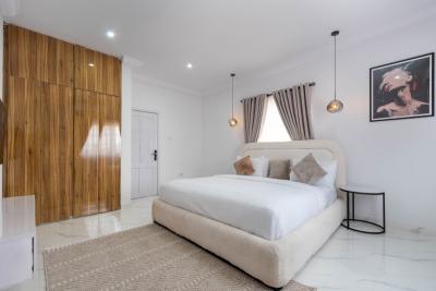 Nicely Furnished 3 Bedroom Flat