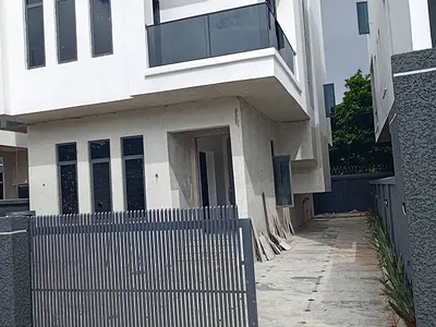Premium 6-Bedroom House with Elevator & Private Cinema [work Ongoing]