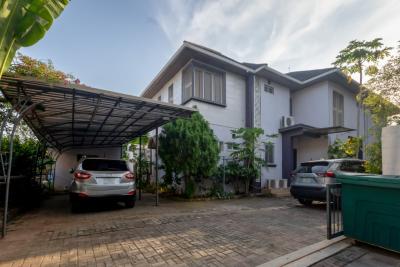 Luxurious 5-bedroom Family Home with Outhouses, Pinnock Beach Estate, Osapa, Lekki, Lagos, Detached Duplex for Sale
