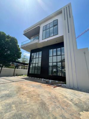 Luxury 5 Bedroom Detached Villas with 2 BQ
