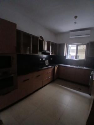 Serviced 3 Bedroom En-suite Flat with an Enclosed Fitted Kitchen/pantr, Lekki Phase 1, Lekki, Lagos, Flat / Apartment for Rent