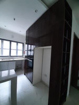 Serviced with 24/7 Power Supply 2 Bedroom En-suite Flat with an Open F, Lekki Phase 1, Lekki, Lagos, Flat / Apartment for Rent