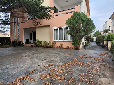 Fully Serviced, Ultra-Modern 5 Bedroom — Lekki, Lagos
