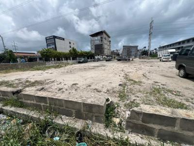 Prime Commercial Land  with a Good Title Directlfacing The Expressway, Directly Facing Lekki Epe Express, Suitable for Malls, Filling Station, Osapa, Lekki, Lagos, Commercial Land for Sale
