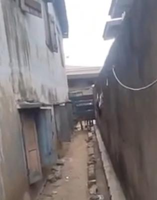 Demolishable Building on a Half Plot of Land Measuring 350sqm in a Sec, Oluwakemi Street, Onipanu, Shomolu, Lagos, Land for Sale