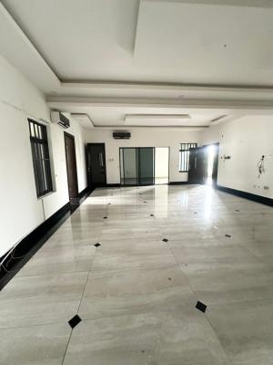 Well Maintained 3 Bedrrom Apartment, Lekki Phase One, Lekki, Lagos, Flat / Apartment for Rent