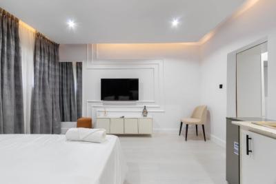 One Bed Studio in a Nice Estate, Lekki Phase 1, Lekki, Lagos, Flat / Apartment Short Let