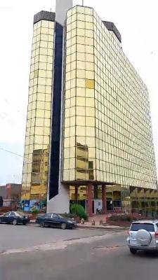 High Rise Building Office Complex, 2 Large Showrooms, Big Restaurant,, Dugbe, Ibadan, Oyo, Plaza / Complex / Mall for Sale