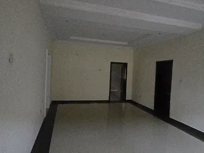 Refurbished 2 Bedroom Flat