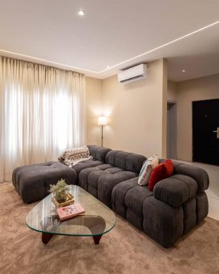Luxury 3 Bedroom Apartment, Shonuga Crescent, Lekki Phase 1, Lekki, Lagos, Flat / Apartment Short Let