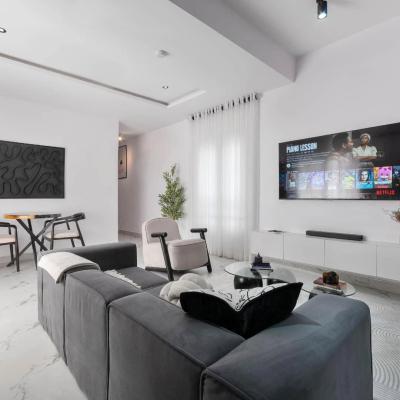 Luxury 2 Bedroom Highrise Apartment, Ikate, Lekki, Lagos, Flat / Apartment Short Let