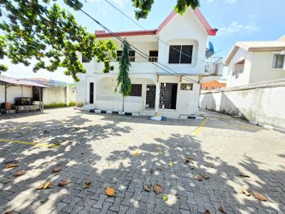 Commercial 3 Bedroom Apartment, Lekki Phase 1, Lekki, Lagos, Flat / Apartment for Rent