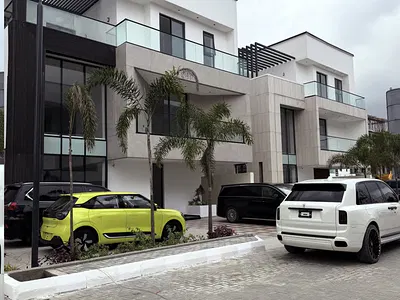 Lekki Foreshore Smart 6 Bedroom with Cinema