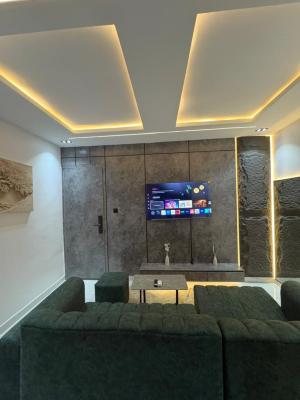 1 Bedroom Apartment with Ps5, Swimming Pool,air Hockey, 24/7 Security, Lekki Phase 1, Lekki, Lagos, Flat / Apartment Short Let