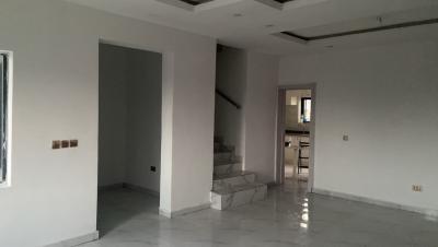 A 4 Bedroom Semi Detached+ BQ in an Estate