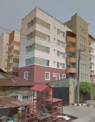 Spacious 3 Bedroom Flat, Ebute Metta West, Yaba, Lagos, Flat / Apartment for Rent