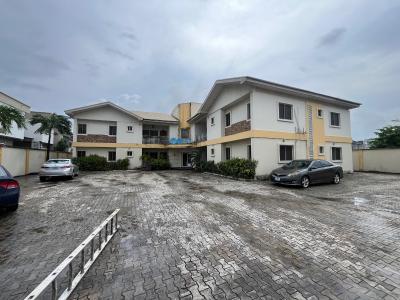 Self Serviced Flat with Bq in a Secured Estate, Lekki Right, Lekki Phase 1, Lekki, Lagos, Flat / Apartment for Rent