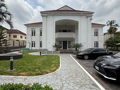 5 Bedroom Fully Detached Duplex