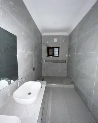 3 Bedroom Apartment with Bq Location: Lekki Phase 1, Lekki, Lagos, Off Esther Adeleke Street Lekki Phase 1, Lekki Phase 1, Lekki, Lagos, House for Rent