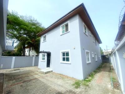 Massive 4 Bedroom Detached House with a 2 Room Bq, Lekki Phase 1, Lekki, Lagos, Detached Duplex for Rent