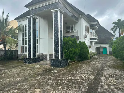 Luxury 5 Bedroom Fully Detached Duplex with Service Quarters Behind TH