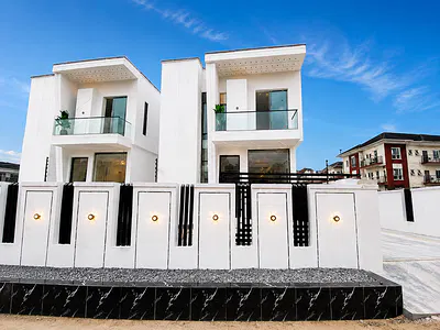 Beautifully Finished 4 Bedroom Duplex with BQ