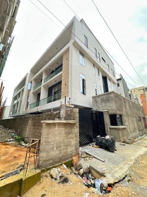 Uniquely-built Spacious Luxury 3 Bedroom Penthouse with Bq and Laundry, Lekki Phase 1, Lekki, Lagos, House for Sale