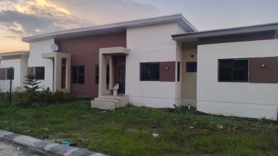 Distress Corner Piece 3 Bedrooms Semi-detached Bungalow, Beechwood Park Estate, Lakowe, Ibeju Lekki, Lagos, Semi-detached Bungalow for Sale