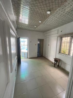 Luxurious a Roomself Contain, Oba Oyekan Estate Lekki Phase 1 Lakki Lagos, Lekki Phase 1, Lekki, Lagos, Self Contain (single Rooms) for Rent