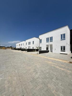 Spacious Luxurious 3 Bedrooms Semi Detached Duplex with BQ and Solar