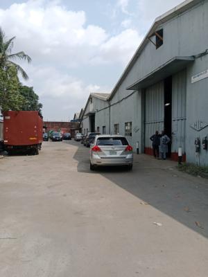 2 Bay Warehouse of 3,100sqm, Along Agege Motor Road, By Challenge Bus Stop, Mushin, Lagos, Mushin, Lagos, Warehouse for Sale