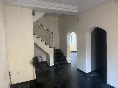 Well Renovated Self Compound 5 Bedroom Semi-detached Duplex, Chevron, Lekki, Lagos, Semi-detached Duplex for Rent
